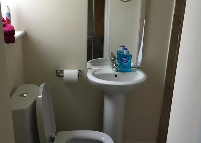 Private Double & Twin Rahoon Проживание в семье *