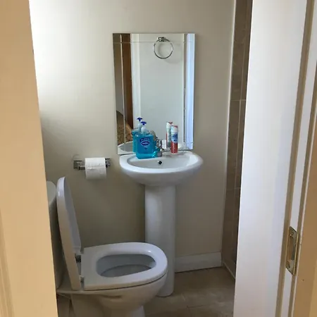 Private Double & Twin Rahoon Quarto em Acomodações Particulares